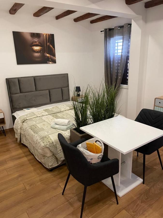 The Yellow House Apartments Rovinj Dış mekan fotoğraf